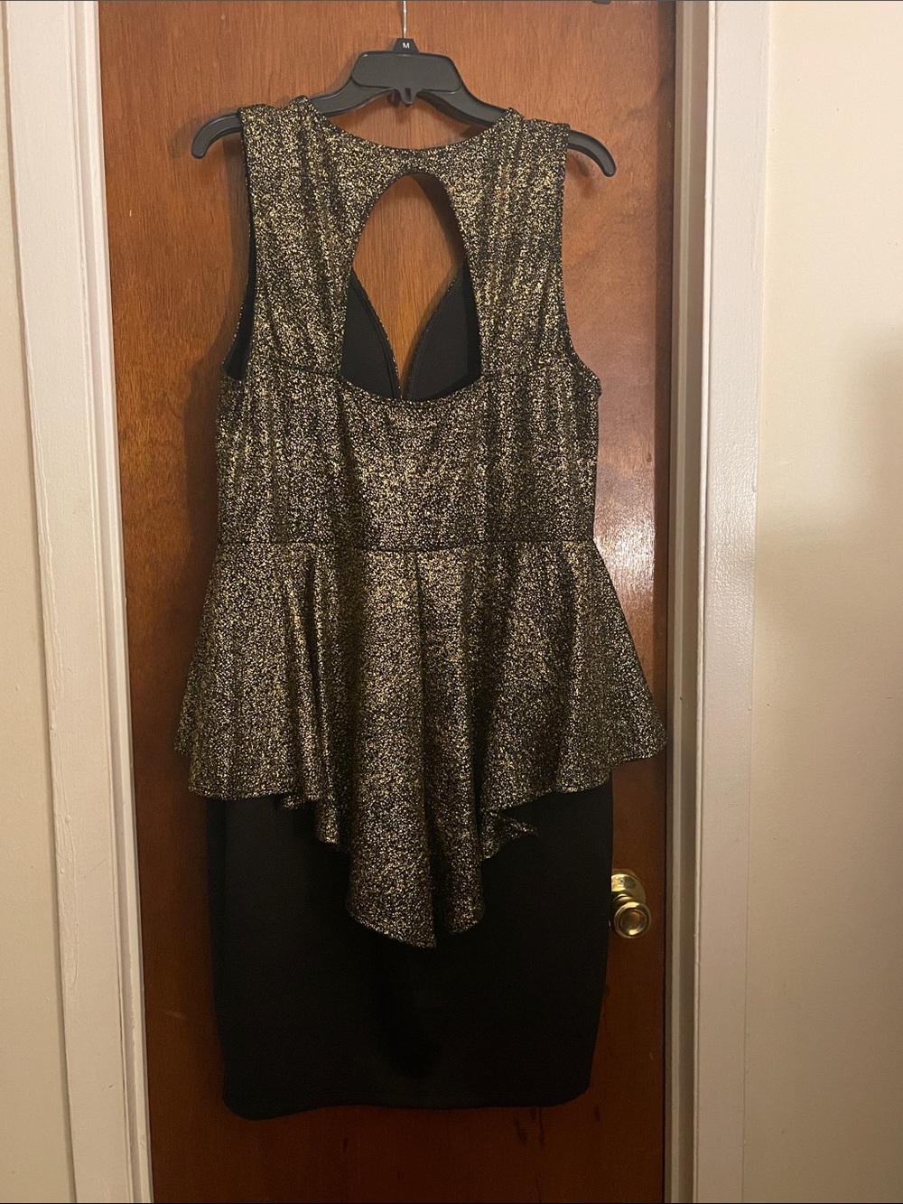 Fashion to Figure Black and Gold Peplum Sleeveless Sheath Dress - Picture 2 of 3